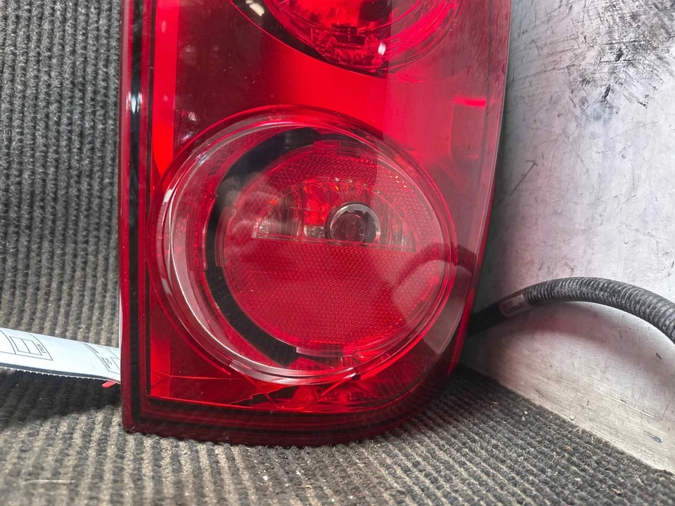 Fits 2007-2011 GMC Yukon XL 1500 Right Tail Light OEM:25975976 Foto 2 de 4