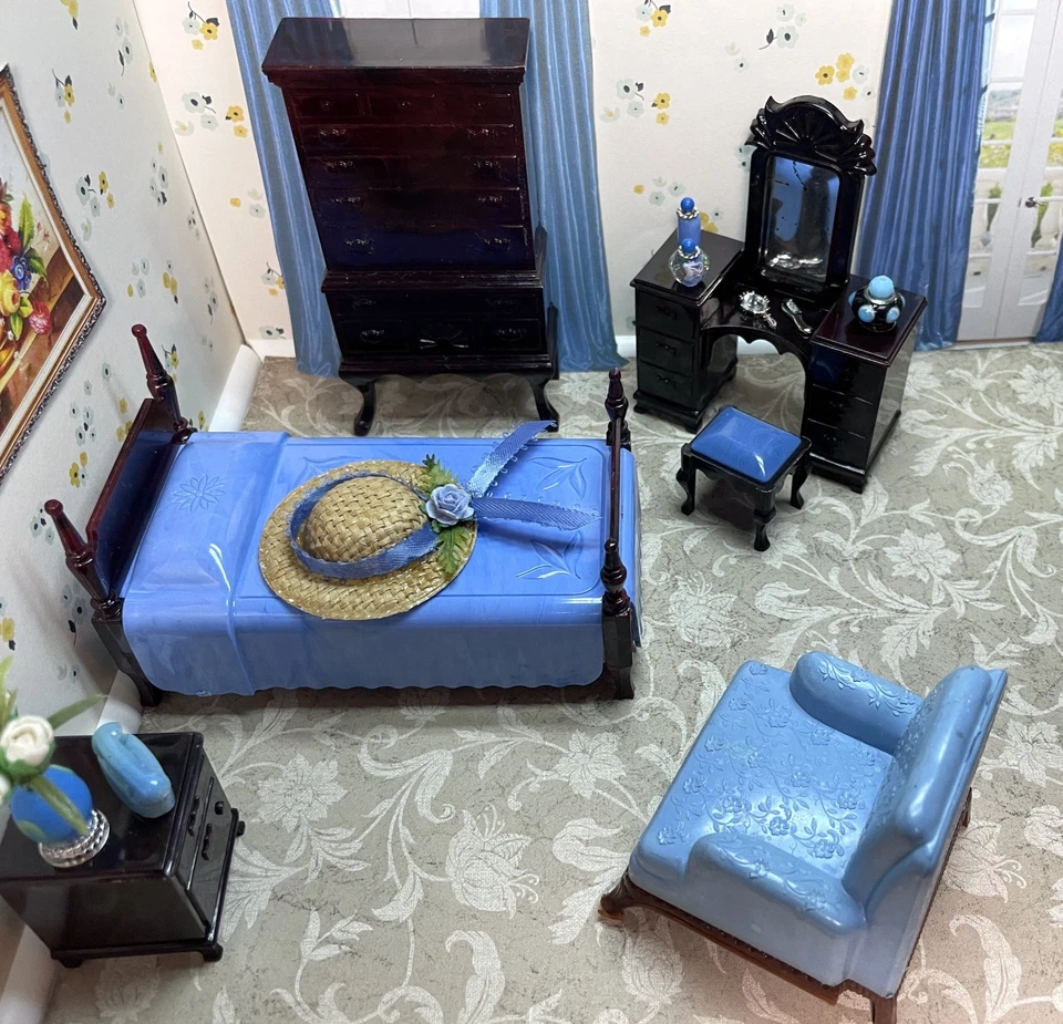 Ideal BEDROOM SET W/ BLUE BED Vintage Dollhouse Furniture Renwal Plastic 1:16 - Image 2 of 4