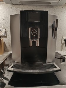 Jura E8 Kaffeevollautomat
