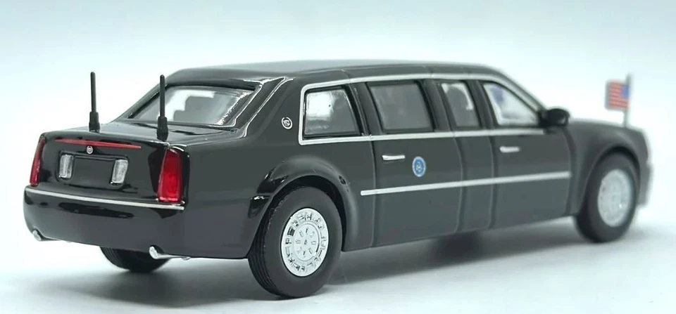 596 US Presidential Fleet Cadillac Beast Ford E350 Chevy Express Tahoe Suburban - Image 4 of 4