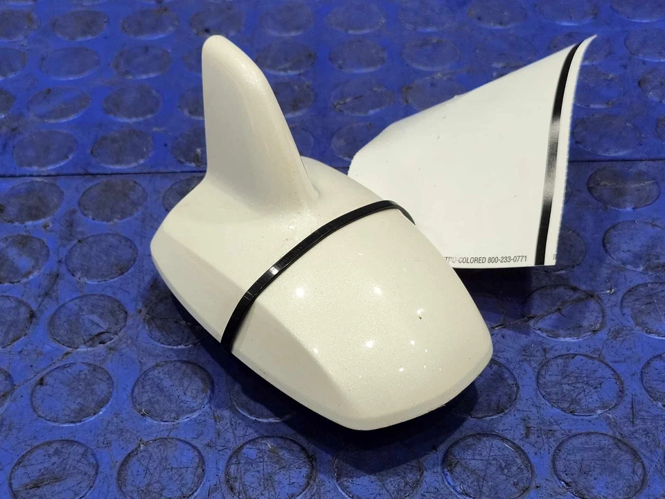 Conjunto de antena de navegação rádio 2012 Mercedes Benz ML W166 branca 799 fabricante de equipamento original - Imagem 2 de 4