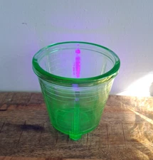 VTG VIDRIO PRODUCTS CORP 2 Cup Green URANIUM Vaseline Glass Measuring Cup