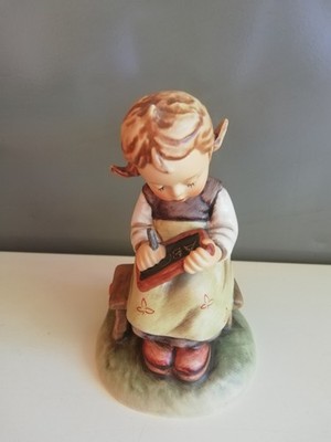 Goebel Hummel FigurNr. 367  11 cm  Musterschülerin