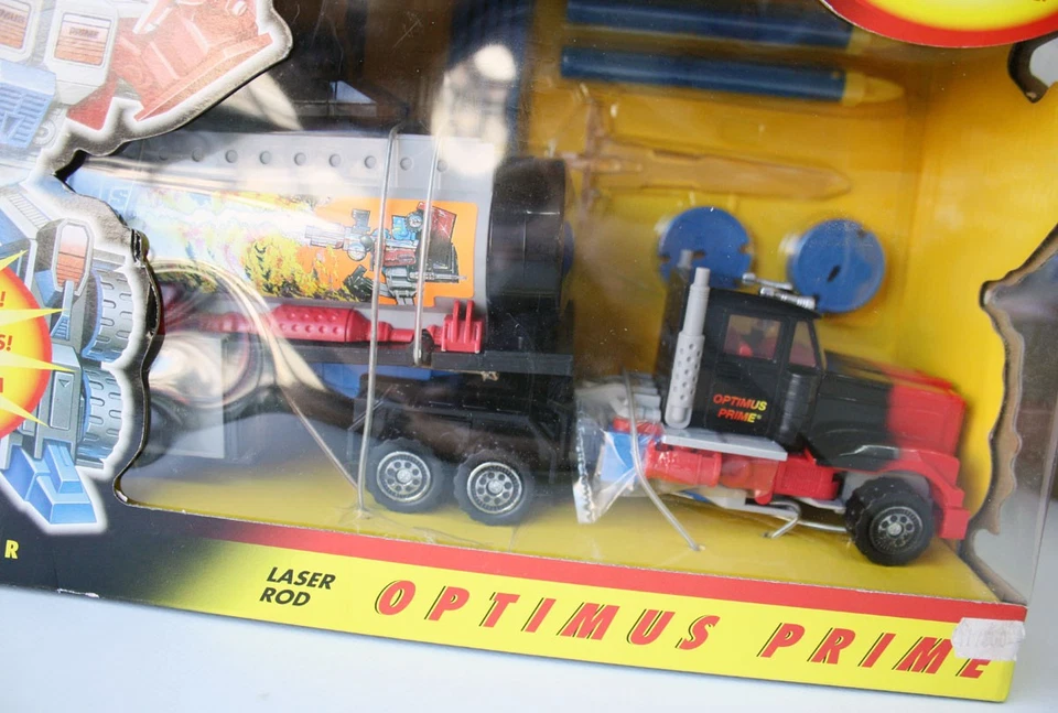 RARE VINTAGE 1994 TRANSFORMERS G2 LASER ROD OPTIMUS PRIME EUROPEAN NEW ! - Image 4 of 4