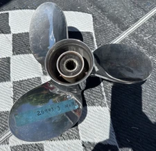 Propeller Solas 25943-3 Stainless 14x18 3Blade left hand Suzuki Compatible Used