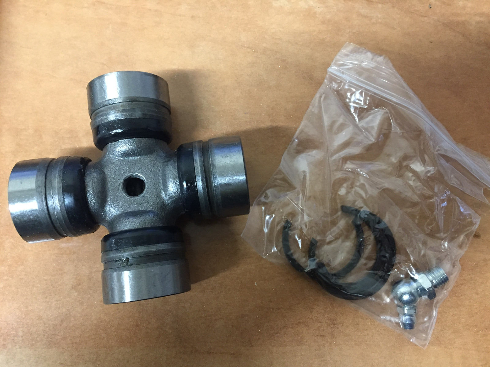 FOR TOYOTA CELICA ST185 ST165 GT-four REAR PROPSHAFT UJ UNIVERSAL JOINT NEW