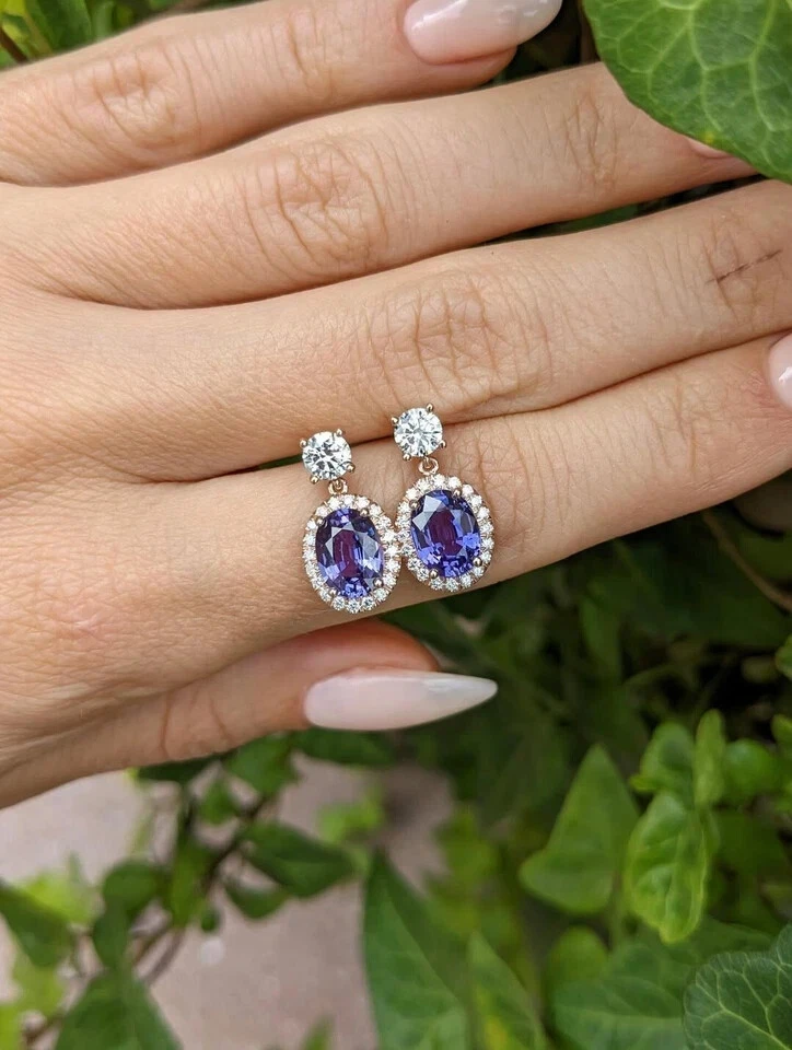 Pendiente de diamantes de zafiro azul natural de corte ovalado de 5,00 quilates de oro amarillo real de 14 quilates Foto 2 de 4