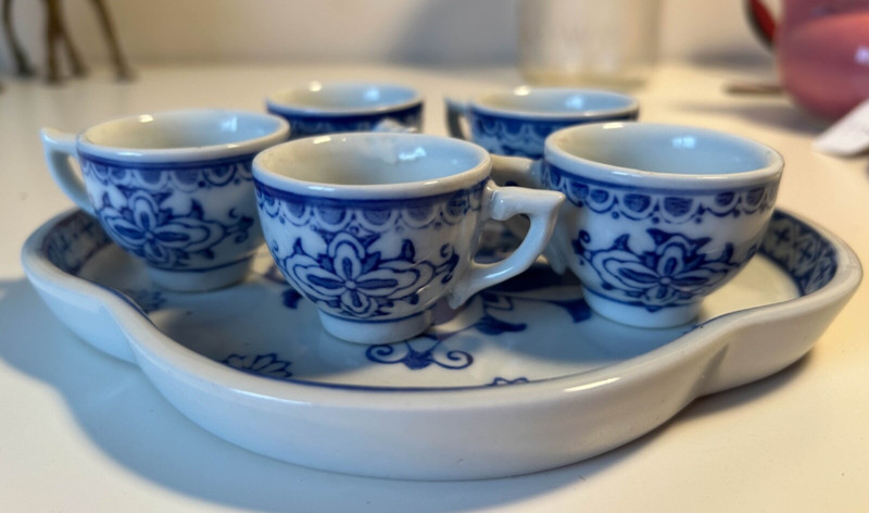 6 pc Vintage Miniature Porcelain Collectible  Set White With Blue filigree