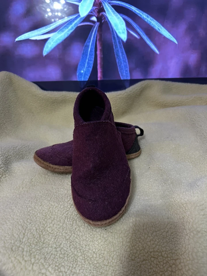 Zapatillas Kyrgies para mujer EE. UU. 6 Tengries Walkabouts fieltro lana púrpura berenjena Foto 4 de 4