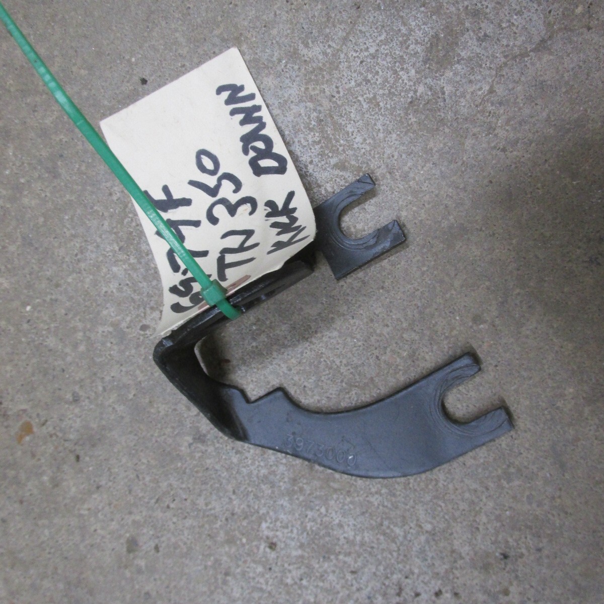 Th350 Kick Down TV Cable Bracket GM 3973000 for sale online eBay