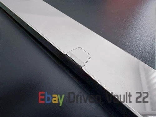 Marco de matrícula de metal cromado Los Angeles Lakers amarillo y púrpura + tapas de tornillo Foto 3 de 4