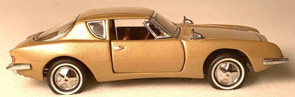 Franklin Mint 1963 Studebaker Avanti escala 1:43 INV# 4008 S3-3 Foto 4 de 4