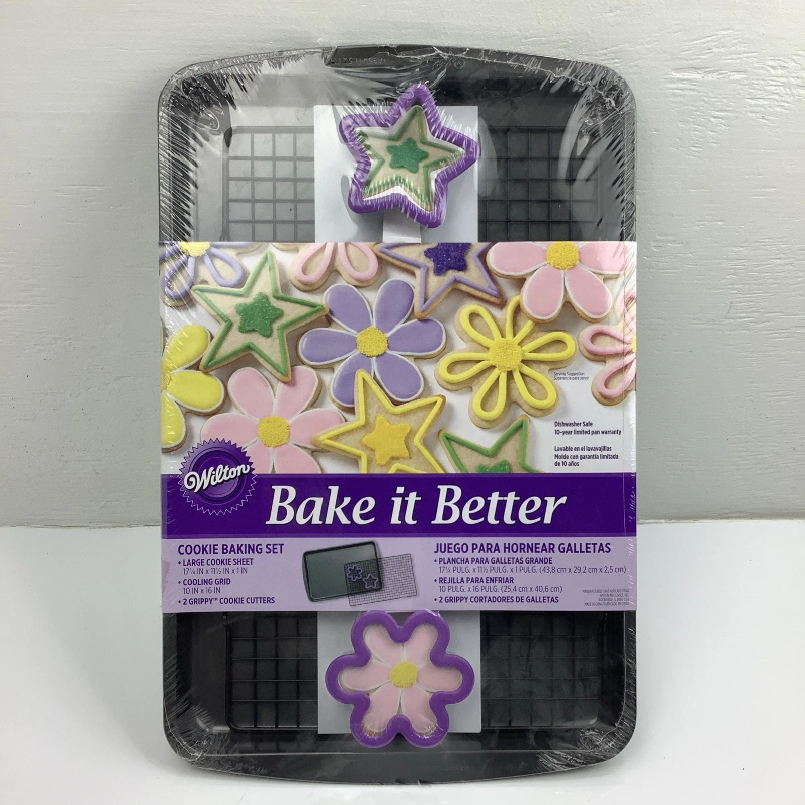 Wilton 11.5 In X 17 1/4 In X 1 In Baking Sheet W/ Cooling Grid & 2 Cookie Cutter