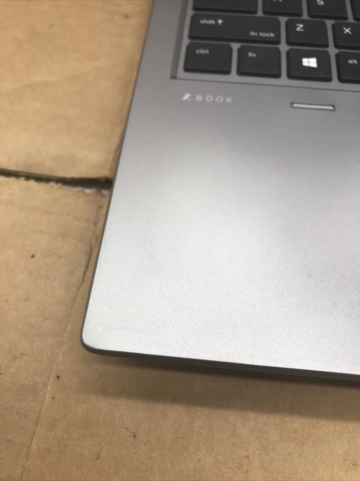 HP ZBOOK 15 G5 15.5" Intel Core i7-8850H 2.60GHz 32GB RAM, 1TB SSD, WIN 11 PRO Foto 3 de 4