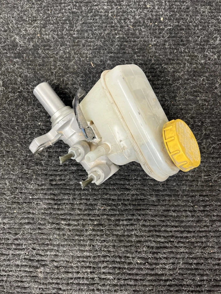 ☑️ 2015-2019 Subaru WRX STI Brake Master Cylinder Reservoir OEM 15-19 - Изображение 2 из 4