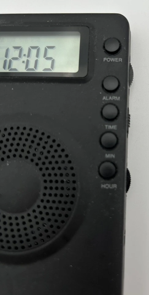 Grundig M400 AM/FM/SW Clock World Receiver With Case Tested Working VGUC - Image 4 of 4