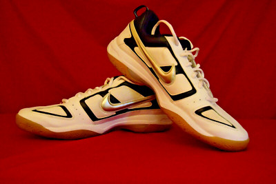 Nike MC 7 Men s Size 11 White and Dark Blue Athletic Sport Sneakers Multicourt.