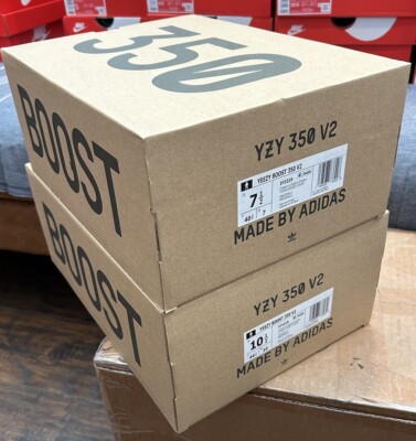 adidas YEEZY Boost 350 V2 