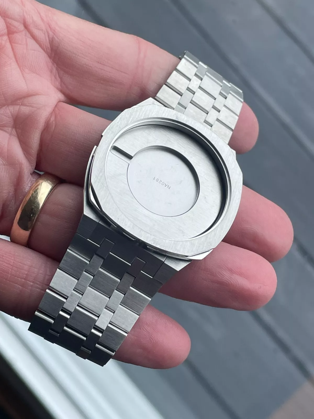 Bracelet et boîtier de montre GUCCI en acier inoxydable réf 163.4, neuf (A634)