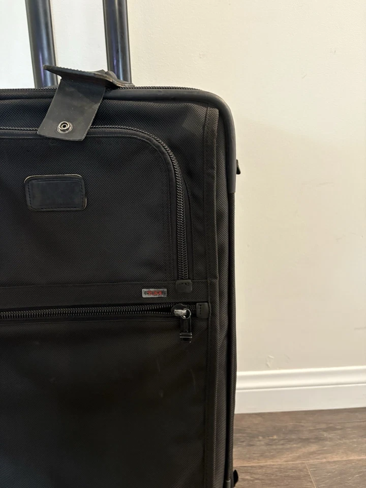 Tumi Alpha II черный 4-колесный спиннер ручная кладь чемодан расширяемый багаж - Изображение 2 из 4