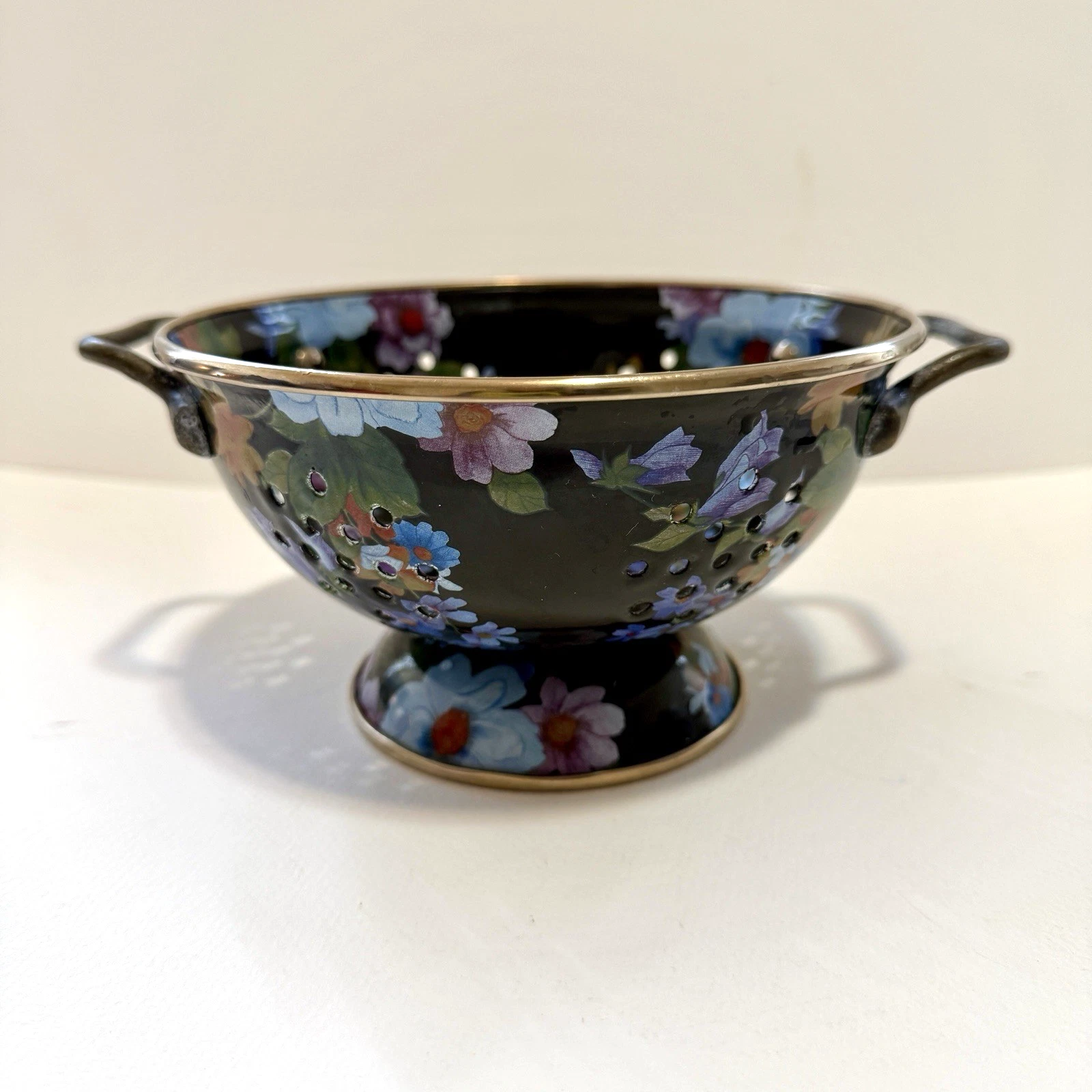 MacKenzie-Childs Flower Market Steel Colander -Black Enamel Small Strainer 6.25"
Opens in a new wind
