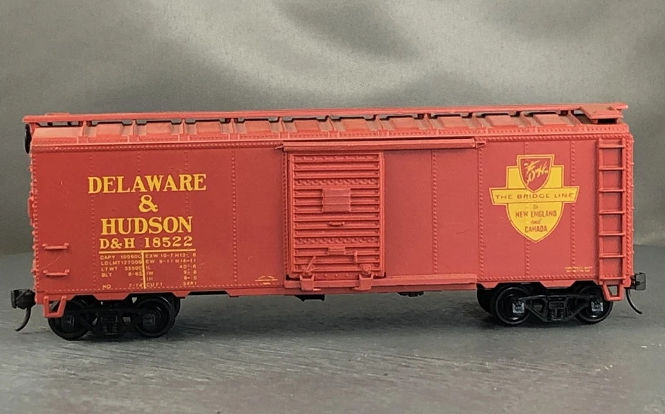 Athearn/Bev-Bel - Delaware & Hudson - 40' Box Car + Wgt # 18522 - Image 3 of 4