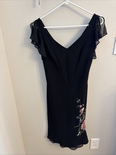 Dressbarn Little Black Dress Size 4 Knee High Embroidery Floral V Neck and Back