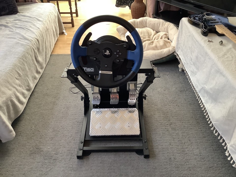 Thrustmaster T150 Steering Wheel Plus T3PA pro Pedals & Stand PS4/PS5