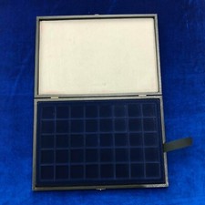 ( 176 ) COFANETTO in LEGNO RIVESTITO + 2 VASSOI FLOCCATO 40 TASCHE 35X23,5X3CM