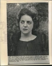 Foto de archivo de foto de prensa del piloto de U-2 Francis Gary Powers y su esposa Barbara.