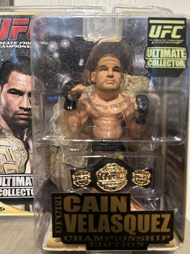 UFC Cain Velasquez Ultimate Collector's Round 5 Championship Edition w/ Belt 121 - Bild 2 von 5