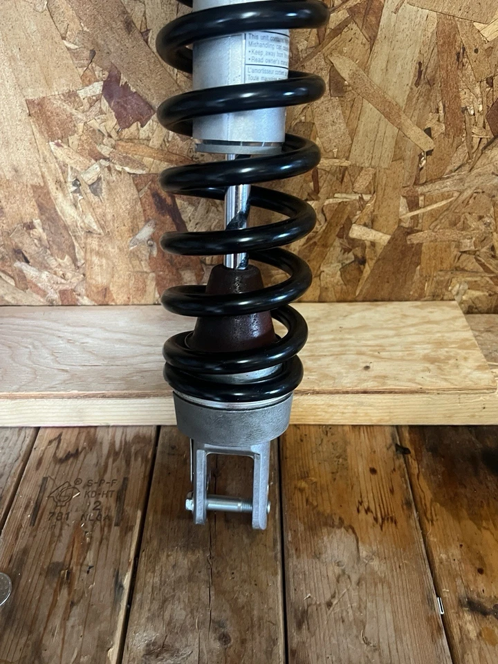 Amortiguador trasero Suzuki Dr650 OEM # 62100-32E31-019 Foto 2 de 4