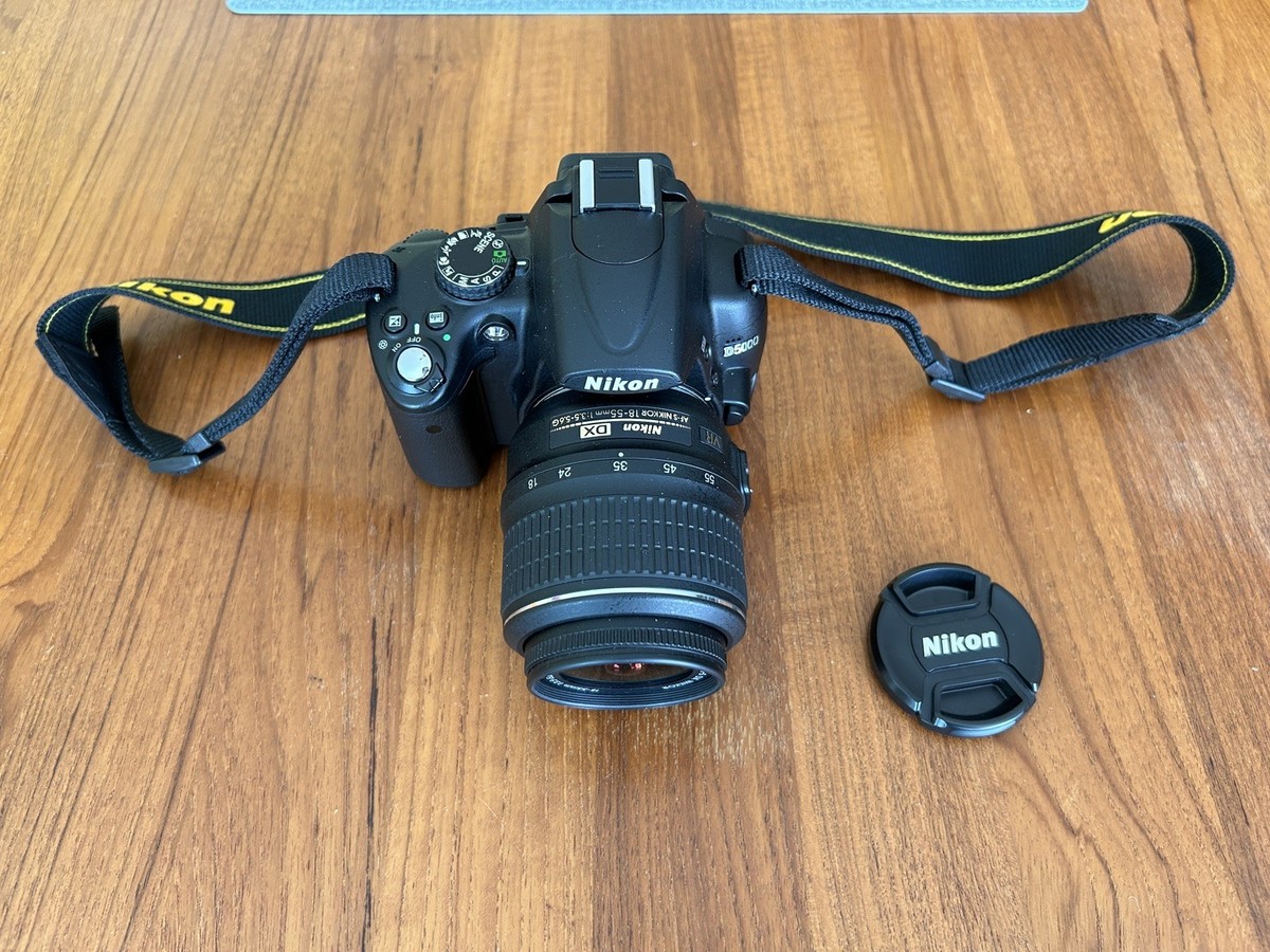 Nikon D5000 Digital SLR Camera w/ AF-S DX Nikkor 18-55mm Lens and