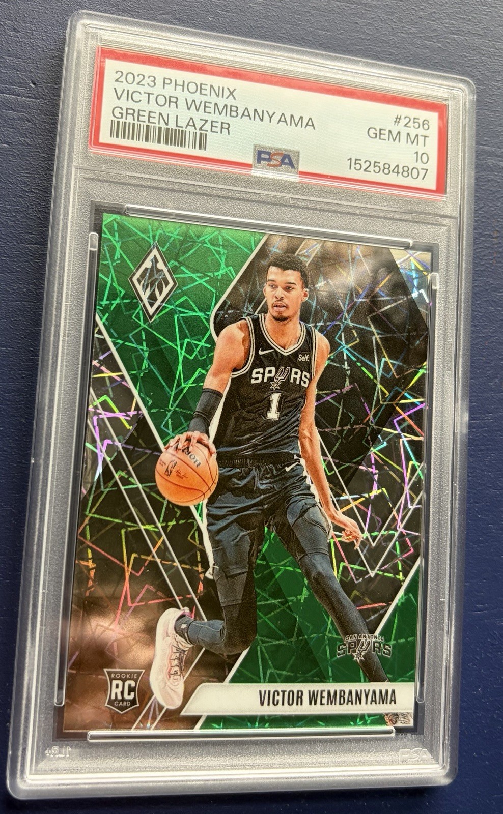 2023 PHOENIX #256 VICTOR WEMBANYAMA GREEN LAZER SPURS /175 ROOKIE PSA 10