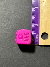 "Zuru 5 Surprise Mini Brands" Zuru Fidget Cube (Fuchsia color) (NOT USEABLE)