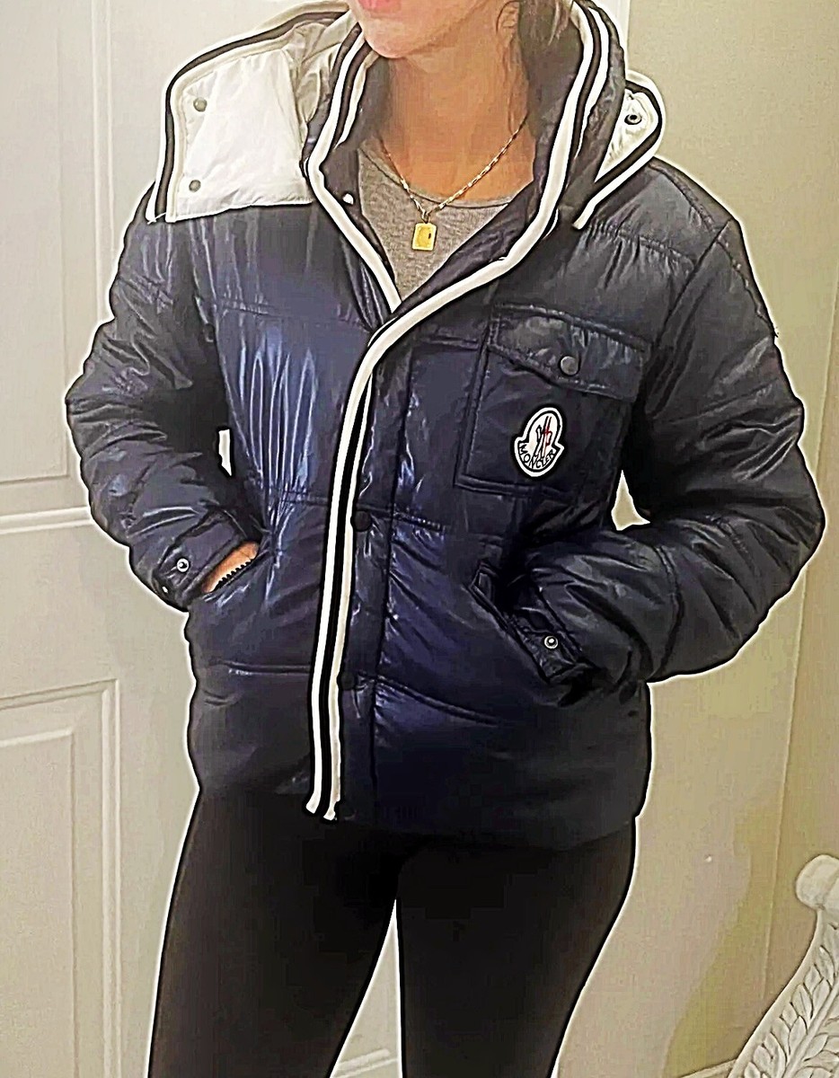 Moncler Laiche Quilted Hooded Navy Down Jacket Size 2 Unisex Moncler Laiche Quilted Hooded Navy Down Jacket Size 2 Unisex