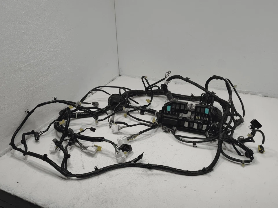 2017 HONDA PILOT EXL 3.5L ENGINE ROOM PASSENGER WIRE WIRING HARNESS FUSE BOX OEM - Image 2 of 4