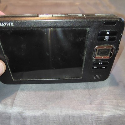 Creative ZEN Vision Digital Media MP3 Player READ ENTIRE Description 