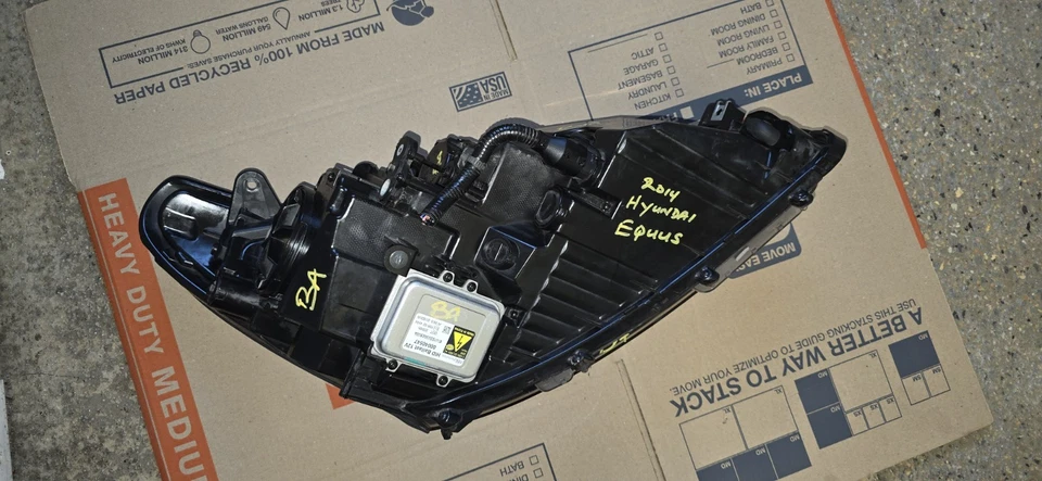 2011 - 2016 HYUNDAI EQUUS LEFT(DRIVER'S SIDE) HID XENON HEADLIGHT OEM - Image 3 of 4