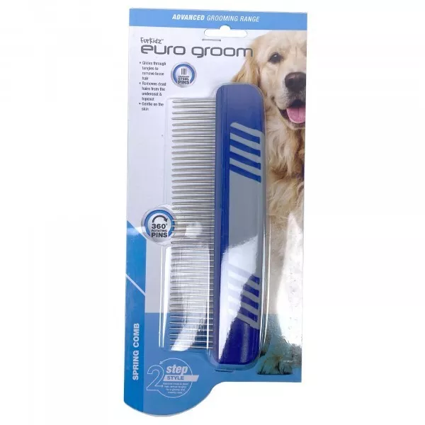 Dog comb with clearance rotating teeth