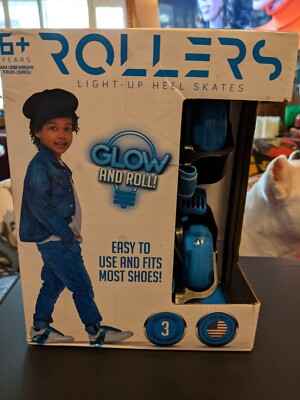 BRAND NEW IN THE BOX - MADD GEAR ROLLERS - LIGHT UP HEEL SKATES - BLUE