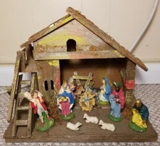50s Vtg 12 Piece Paper Mache Nativity Set Wood Manger made in Italy 15 x 9 x 12"