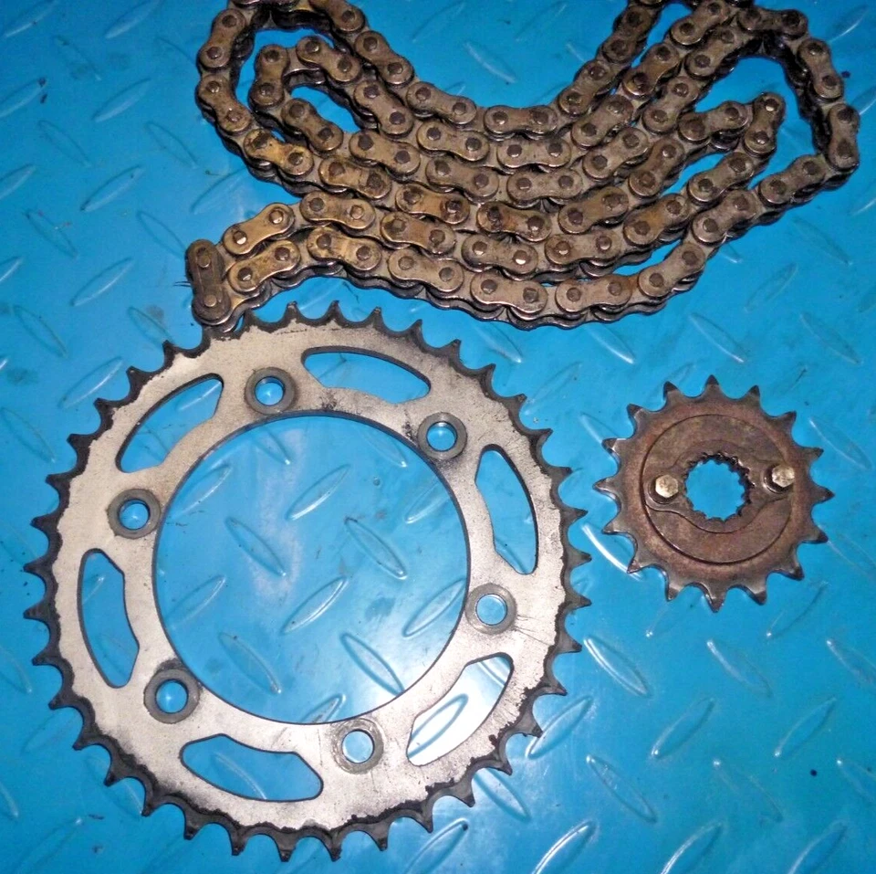 KIT CHAINE KAWASAKI 550 ZEPHYR de 1992 à 1997 - réf : 32 - Photo 1/1