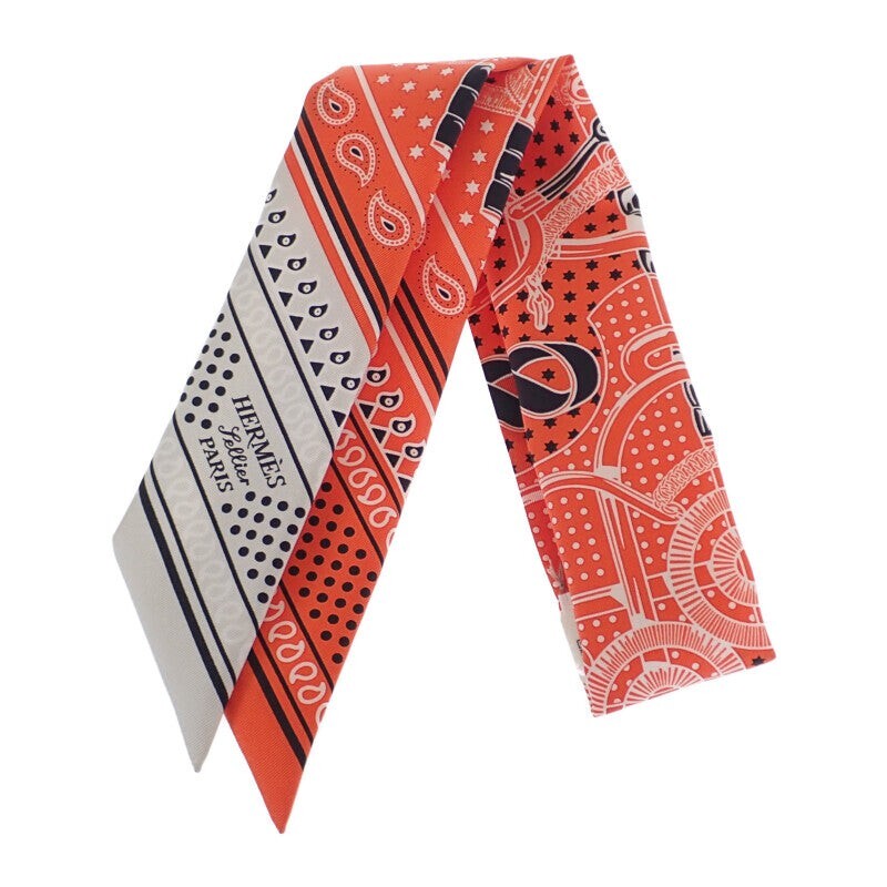 HERMES 新作スカーフ ツイリー シルク100% Eperon d'Or Bandana HERMES Twilly Scarf Eperon d'Or Bandana Apron d'Or Bandana
