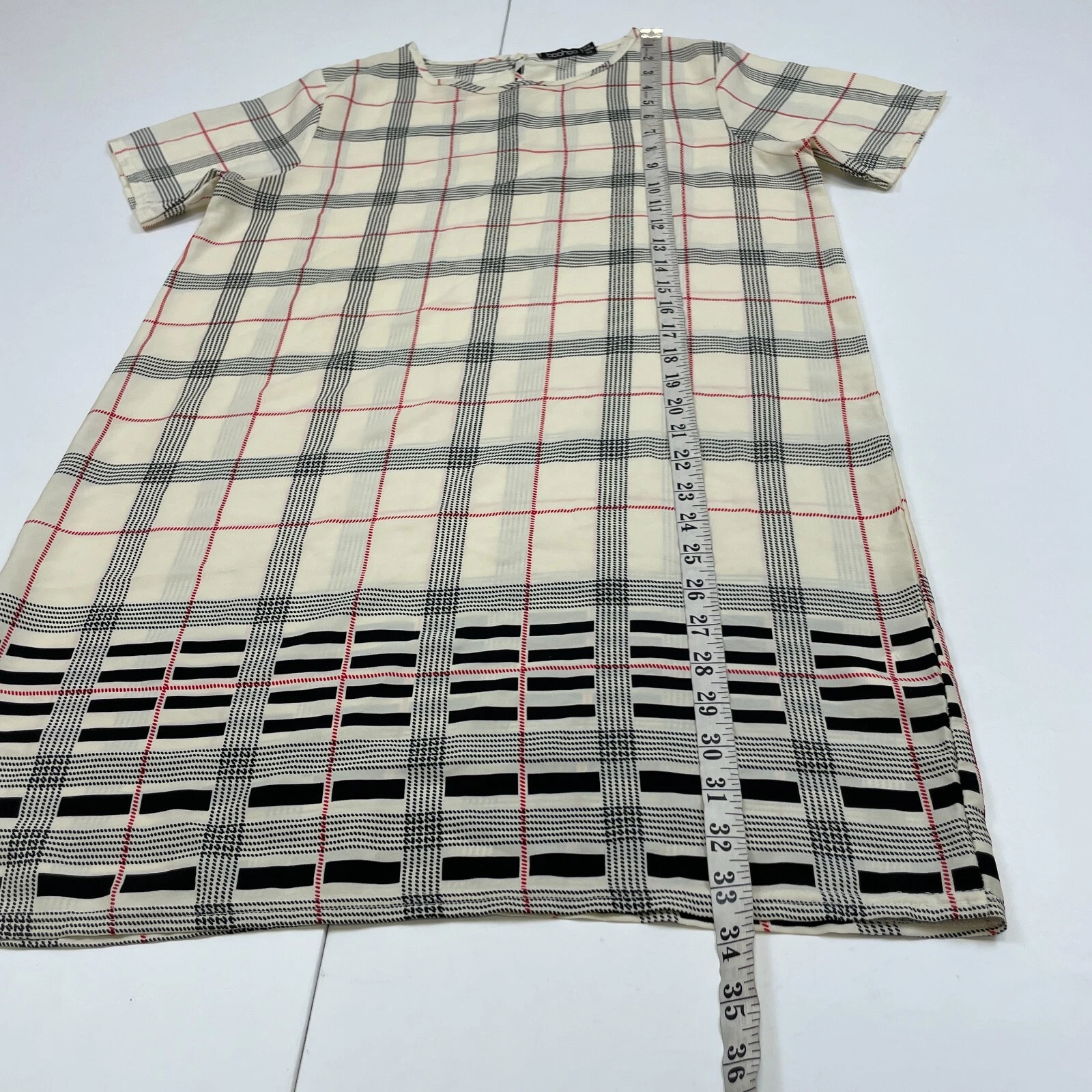 OFF WHITE Abito Boohoo 12 beige panna quadri manica corta girocollo corto bianco sporco