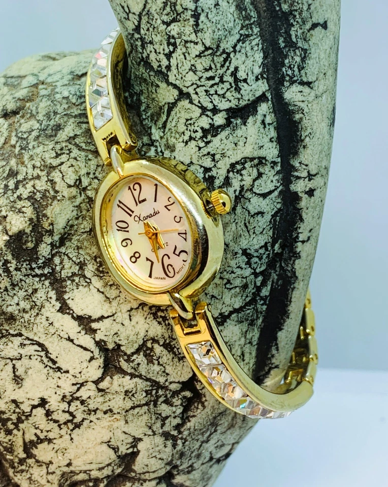 Reloj pulsera para mujer Xanadu ovalado tono dorado/esfera MOP gemada/cristales transparentes Foto 2 de 4