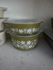 vintage pyrex mixing bowls