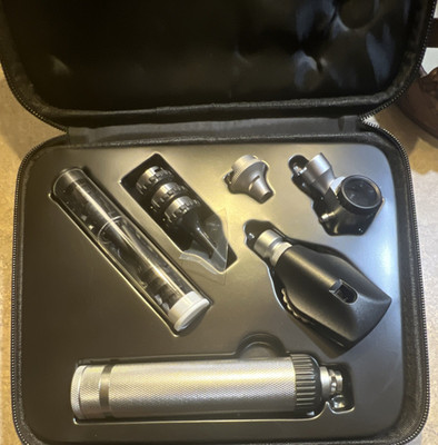 American Diagnostic Otoscope & Ophthalmoscope has a broken zipper make offer