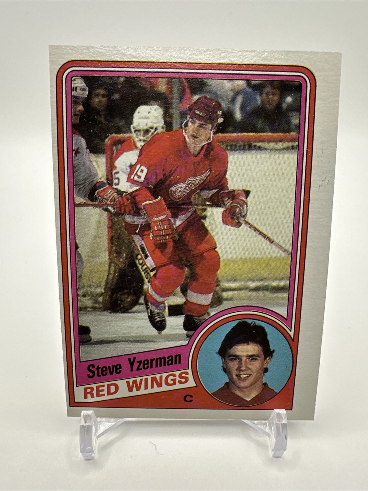 1984-85 Topps Hockey #49 STEVE YZERMAN ROOKIE