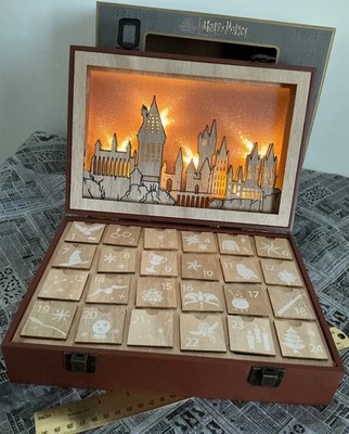Harry Potter Schloss Hogwarts Leuchtkoffer Adventskalender - NEU VERSIEGELT